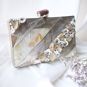Sac à main en résine pour femmes, pour mariage, pour occasions spéciales - Product Image 4