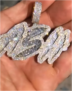 Colgante de Letra Personalizado con Incrustaciones de Moissanita Cultivada en Laboratorio, Chapado en Oro de 10K y Plata 925, Corte Redondo, Joyería Hip Hop Unisex, Chapado en Rodio - Product Image 3