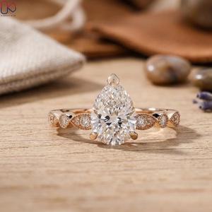 Bague de fiançailles en or massif 10K 14K 18K avec diamant de laboratoire taille poire et taille rond, détail halo vintage, certifié IGI, couleur E VVS - Product Image 4