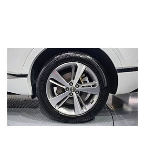 Genesis GV80 3.0 Diésel AWD con Caja de Cambios Automática y Cámara Trasera, Modelo Abril 2023, 80,273 km, Asientos de Cuero, Volante a la Izquierda - Product Image 5