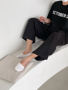 Chaussettes invisibles pour hommes, usage quotidien, en coton peigné, durables, respirantes, avec antidérapant en silicone, fabriquées en Corée - Product Image 2