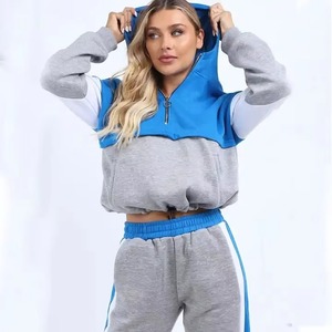 Ensemble de survêtement à capuche personnalisé avec logo, vêtements de sport unis, ensemble de yoga, haut court moulant à licou, décontracté et respirant - Product Image 4