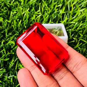 Zafiro Rojo Sintético, Cuarzo, Corte Esmeralda, Creado en Laboratorio, con una Rica Variedad de Colores, Belleza Exclusiva, Joyería Fina Versátil - Product Image 3