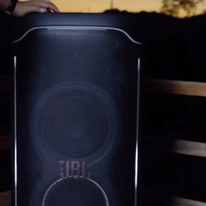 Altavoz Portátil PartyBox Ultimate de 1100 W - Conectividad Wi-Fi y Bluetooth, Resistente a Salpicaduras, Espectáculo de Sonido y Luces Potentes - Product Image 4