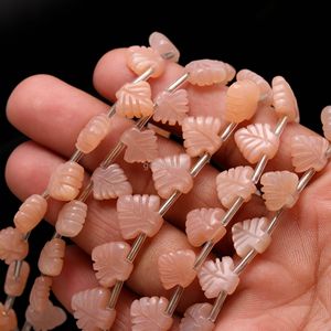Cuentas de piedra lunar melocotón en forma de hoja talladas a mano de 10-11 mm para fabricación de joyas, collares y pulseras DIY - Product Image 1