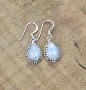 Femmes bohème 925 en argent Sterling boucles d'oreilles pendantes à la main arc-en-ciel pierre de lune poire lunette réglage pour les mariages mode - Product Image 6