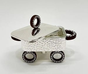 Calentador de Comida de Lujo Plateado Tipo Carro de Metal Martillado con Ruedas Decorativas para Catering de Boutique y Buffet de Fiestas - Product Image 1