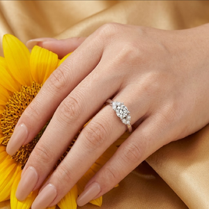 La mejor mano de obra Diseño único Calidad superior 14K Oro blanco sólido Diamante real Forma redonda Anillo de compromiso moderno para mujer - Product Image 3