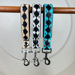 Vente en gros de cuir véritable usiné durable et robuste, laisse à carreaux mode noir et blanc, laisse pour chiens de dressage d'animaux de compagnie avec boucle en métal - Product Image 4