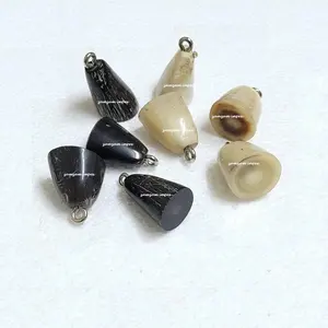 Boutons polis à pointe de corne de buffle naturelle Accessoires de vêtement écologiques faits à la main pour manteaux, vestes et projets d'artisanat - Product Image 1
