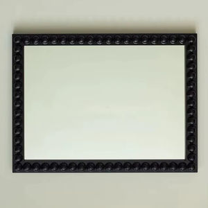 Fabricante y proveedor de marcos de fotos de madera y resina Active Design para exhibición en pared y marcos de fotos de sobremesa en color rojo y blanco sólido. - Product Image 1