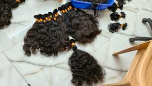 Extensiones de Cabello Humano Virgen Ondulado Rizado Natural Liso Sedoso Estilo Afro Sin Procesar de Templo Indio Exportado de Chennai, India - Cabello RAW - Product Image 1