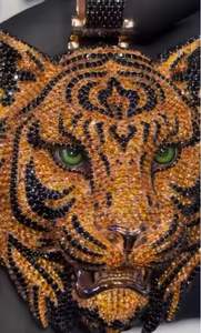 Colgante de Lujo con Cabeza de Tigre en Forma de Diamante, Chapado en Oro, con Incrustaciones de Piedras, para Hombre, Estilo Hip Hop - Product Image 3