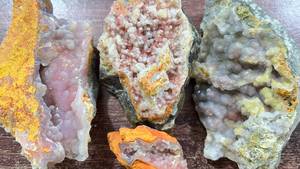 หินแร่เรียลการ์สีส้มและชมพูธรรมชาติแบบหยาบ สำหรับสะสม ตกแต่ง หรือใช้เป็นหินบำบัด - Product Image 2