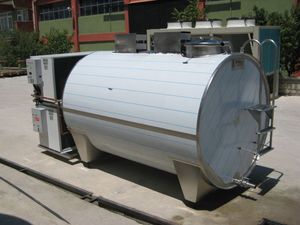 Réservoir de refroidissement du lait en acier inoxydable |   Réservoir de Stockage de Lait Frais avec Tuyauterie Sanitaire pour Exploitation Agricole et Transformation du Lait - Product Image 1