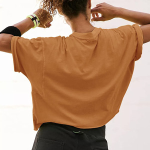 เสื้อยืดสตรีทสไตล์ฮิปฮอปทรงหลวม พิมพ์ลายโฟม ลวดลายและโลโก้สุดโปรด ผ้าโพลีเอสเตอร์ เสื้อครอปเท่ๆ สำหรับผู้หญิง - Product Image 3