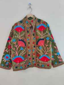 Chaqueta de terciopelo verde Suzani bordada a mano, abrigo estilo indio hecho a mano, túnica nupcial boho, chaqueta para festivales, regalo de Navidad - Product Image 5