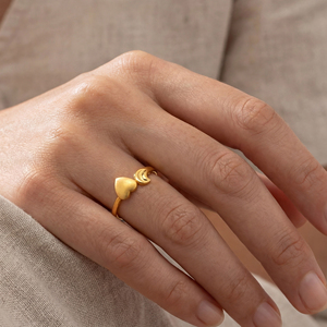 Bague en or Lune et Cœur, Bague en filigrane Amour Éternel, Bande en or exquise avec motifs de cœurs sans fin, Filigrane délicat - Product Image 2