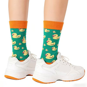 Calcetines Casuales de Estilo Diario, Material Cómodo, Diseñados para Uso Diario, Moda Casual y para Usar Todo el Día - Product Image 4