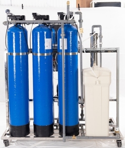 Équipement de traitement des eaux industrielles sur mesure, système d'osmose inverse et adoucisseur, 250 LPH, installations RO - Product Image 3