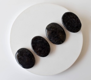 Piedras Planas de Gabbro Indigo Pulido Semipreciosas al por Mayor para Sanación, Meditación, Decoración y Regalos - Product Image 2