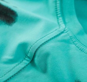 Camiseta Monocromática Definitiva - Algodón Orgánico de Alta Calidad - Estilo Sofisticado para Hombres Modernos - Declaración de Estilo sin Esfuerzo - Product Image 4