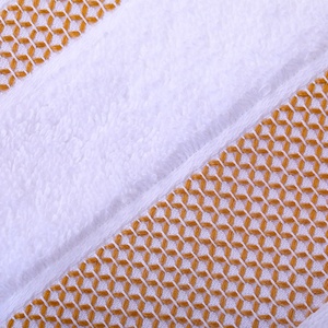 Serviette de bain ultra douce blanche en coton éponge de haute qualité, très absorbante, séchage rapide, écologique, compressée, personnalisable, à bas prix - Product Image 2