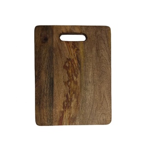 แผ่นไม้ไผ่วอลนัททรงสี่เหลี่ยมสำหรับหั่นเสิร์ฟชาร์คิวรี่มะม่วงทำจากเรซิน - Product Image 3