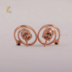 ต่างหูแบบติดหูชุบทองสำหรับผู้หญิง ดีไซน์คลาสสิกประกายระยิบระยับ น้ำหนักเบา สวมใส่สบายทุกวัน เครื่องประดับเหนือกาลเวลา วันครบรอบ - Product Image 5