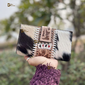 กระเป๋าสตางค์หนังวัวแท้ลายแกะสลักด้วยมือ  กระเป๋าคลัทช์ใส่โทรศัพท์  กระเป๋าหนังสไตล์ตะวันตกอเนกประสงค์ - Product Image 1