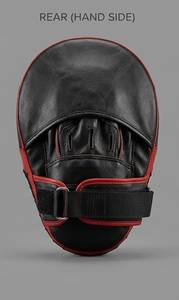 Cible de frappe en cuir de vachette rouge et noir avec sangle de maintien et coutures renforcées pour l'entraînement - Product Image 4