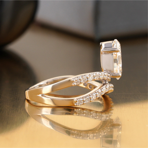 Anillo de Compromiso con Diamante Ovalado de 1.51 CT Cultivado en Laboratorio, Oro de 14K, VVS-VS DEF, Solitario con Banda Pavé, Oro Amarillo/Blanco - Product Image 3