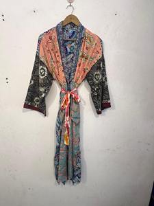 Robe kimono en soie patchwork, veste bohème, paréo de plage d'été avec col en V et fermeture à cordon, tissu respirant - Product Image 4