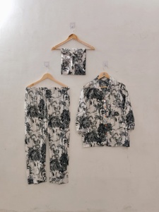 Ensemble de pyjama en coton pour femmes, col mandarin, manches longues, imprimé à pois, pantalon long, coupe régulière, toutes saisons, vêtements de nuit décontractés - Product Image 1