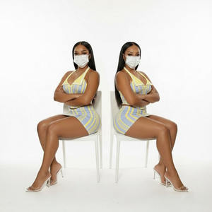 ชุดกระโปรง OEM ระบายอากาศได้ดีสำหรับผู้หญิง เสื้อครอปท็อปมีฮู้ดพร้อมพิมพ์โลโก้ลำลอง ชุดกระโปรงเสื้อครอปท็อปมีฮู้ดสำหรับฤดูหนาว - Product Image 4