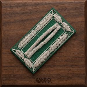 Insignia de blazer de terciopelo cosida a mano con bordado de alambre de lingotes de oro personalizado y diseño de corona de hojas de roble, para ropa de moda, de fábrica - Product Image 2