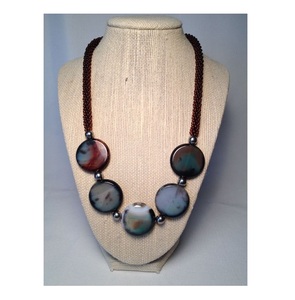 Collar de Resina Bonito para Mujer, Diseño APEX ALIGN, Hecho a Mano, Joyería de Primera Calidad, Accesorios de Moda Modernos, Venta al Por Mayor para Fiestas - Product Image 3