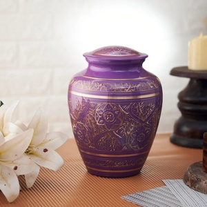 Urne funéraire en métal Majestic Plum Urn, motif floral persan, avec accents dorés et couvercle décoratif sécurisé - Product Image 5