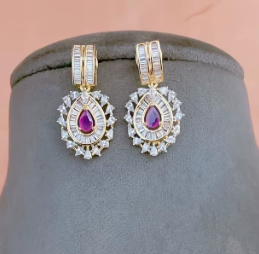 Conjunto de Collar y Aretes de Zirconia Chapados en Oro de la Mejor Calidad, Clásico para Bodas y Fiestas, Colección para Mujer - Product Image 2