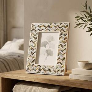 Cadre décoratif artisanal en nacre pour photos de famille, souvenirs de mariage, cadeaux d'anniversaire et décoration intérieure - Product Image 4