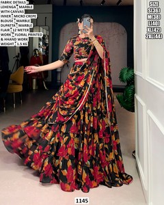 Lehenga Choli Noir Divin - Tenue Traditionnelle Longue pour Femmes, Idéale pour les Fêtes et les Mariages - Product Image 1