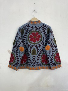 Veste en coton gris brodée Suzani bohème pour femme, vêtement d'extérieur vintage à fleurs ethniques fait main - Product Image 5