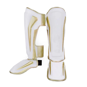 Protège-tibias MMA en cuir durable et écologique pour Muay Thai, Karaté, Kickboxing, Football et autres sports de combat - Product Image 3