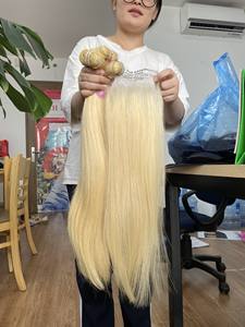 Bundles de cheveux humains Remy vierges blonds 100% avec fermeture à vague profonde lâche expédition rapide 613 24 60 Options de couleur - Product Image 5