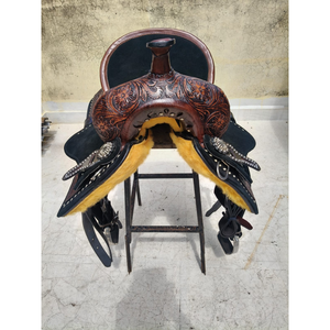 Selle de cheval anglaise noire de luxe, décorée à la main avec des motifs floraux, pour le cowboy, le ranch, la randonnée équestre, avec des accessoires décoratifs en acier inoxydable - Product Image 4