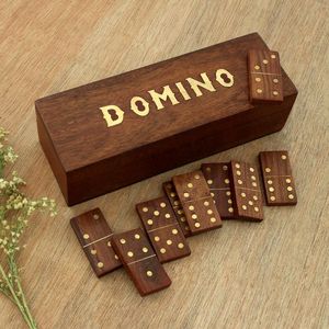 Coffret de dominos en bois artisanal de qualité supérieure avec une finition durable et un savoir-faire en bois de qualité supérieure, disponible en gros - Product Image 1