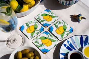 Juego de Posavasos Cuadrados Modernos Hechos a Mano con Diseño Floral Azul y Limón Mediterráneo Italiano, de MDF, 9 cm de Diámetro, 4 mm de Grosor, de REHMAN CRAFT - Product Image 1