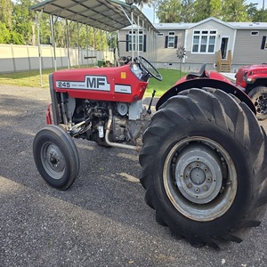 Tractor Massey Ferguson 245 de 20 HP 4WD, tractor agrícola premium con motor potente y tamaño compacto para trabajos en jardín y campo. - Product Image 4
