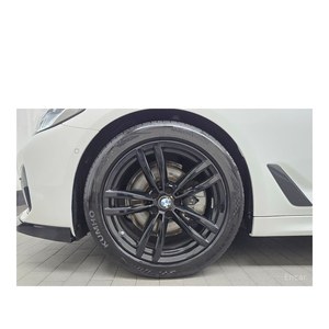 BMW Série 5 520d M Sport Plus avril 2019 123 895 km Diesel Boîte de vitesses automatique Volant à gauche Sièges en cuir Caméra arrière - Product Image 5
