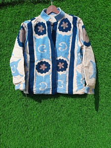 Chaqueta Bordada Suzani Hecha a Mano de Primera Calidad, Algodón Beige con Flores Azules, Manga Larga, Cuello Alto, Estilo Boho - Product Image 1